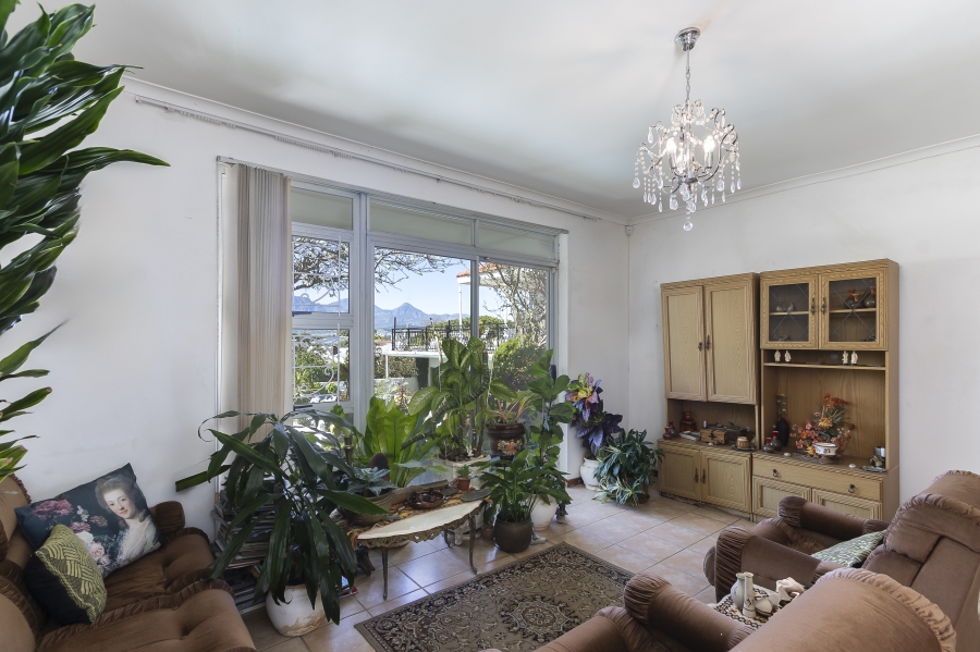 5 Bedroom Property for Sale in Lochnerhof Western Cape